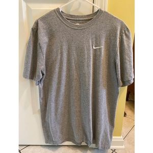Short- Sleeve Nike Tee